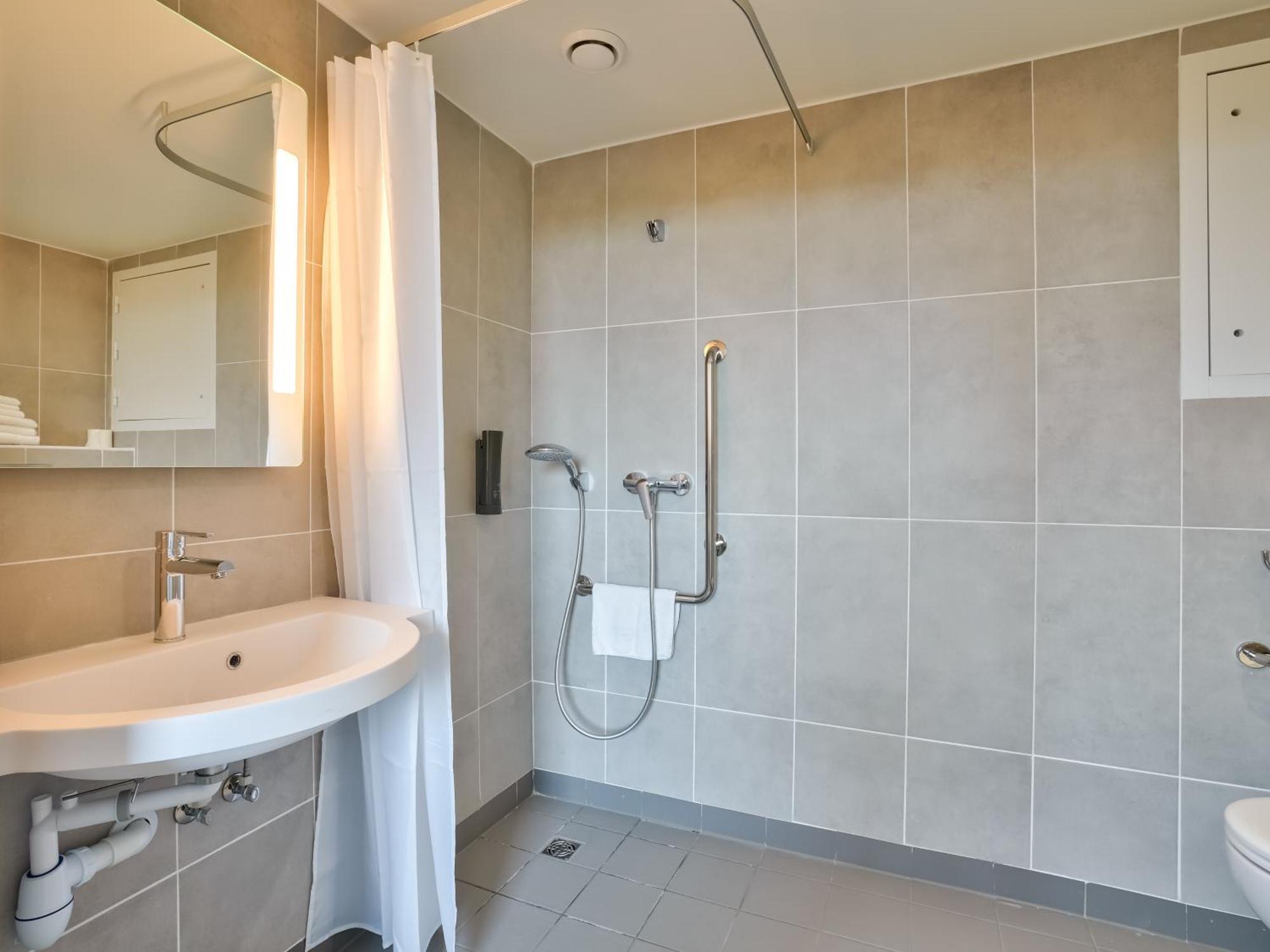 מונטרוג' B&B Hotel Paris Porte D'Orleans מראה חיצוני תמונה