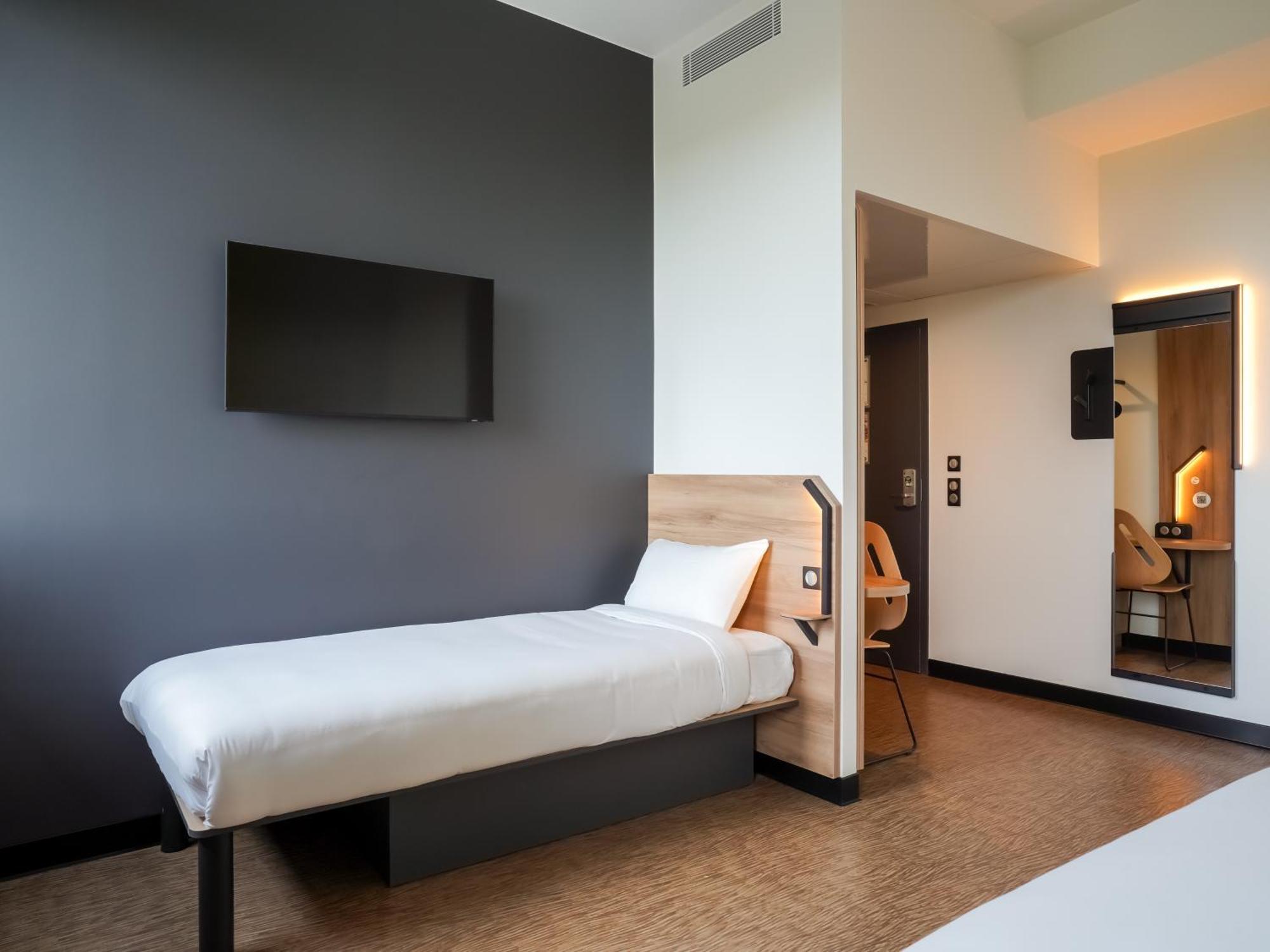 מונטרוג' B&B Hotel Paris Porte D'Orleans מראה חיצוני תמונה